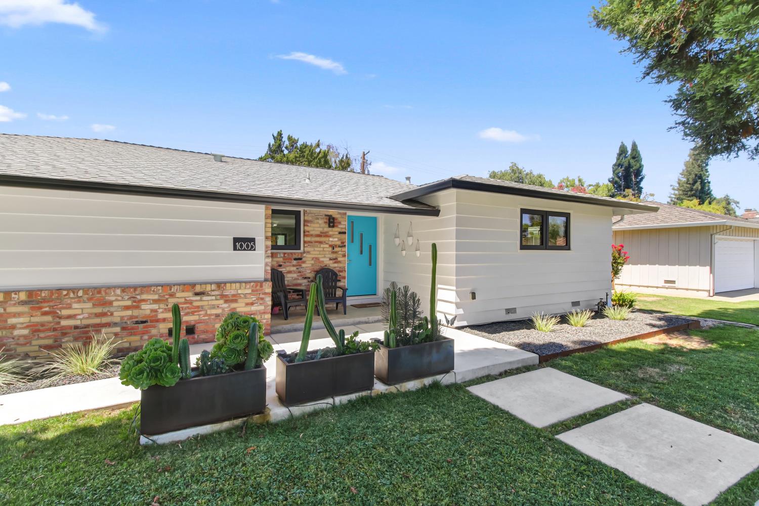 1005 Entrada Road