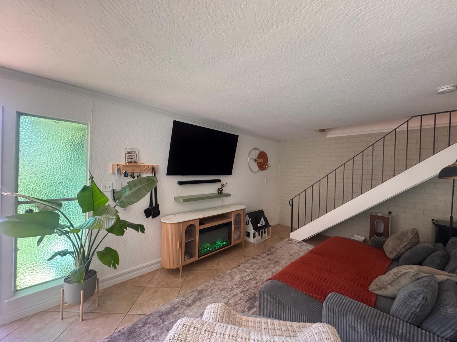 8947 El Mirador Drive 3