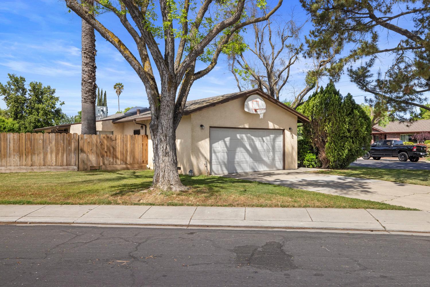 1400 Rosemead Court