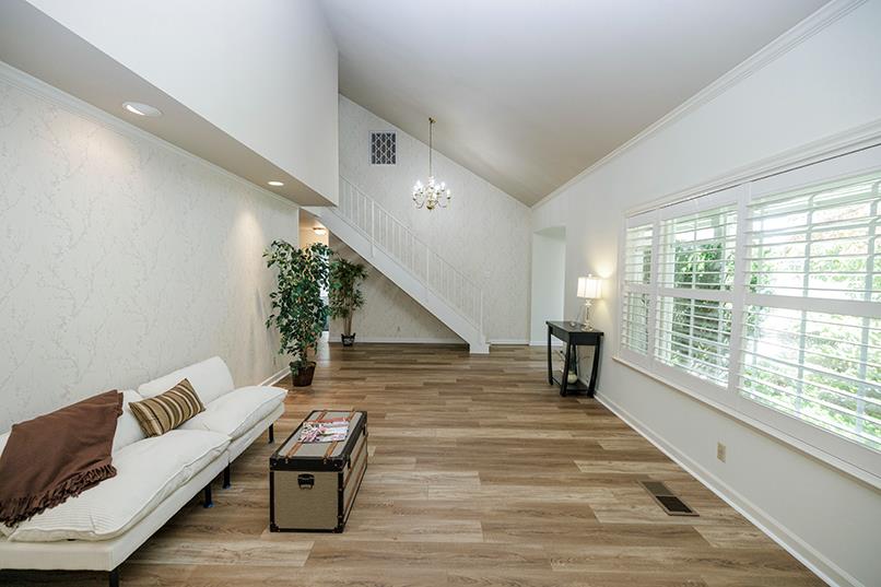 7004 Hillcrest Drive