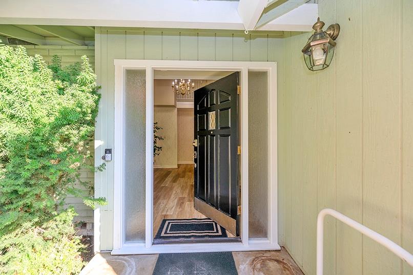 7004 Hillcrest Drive