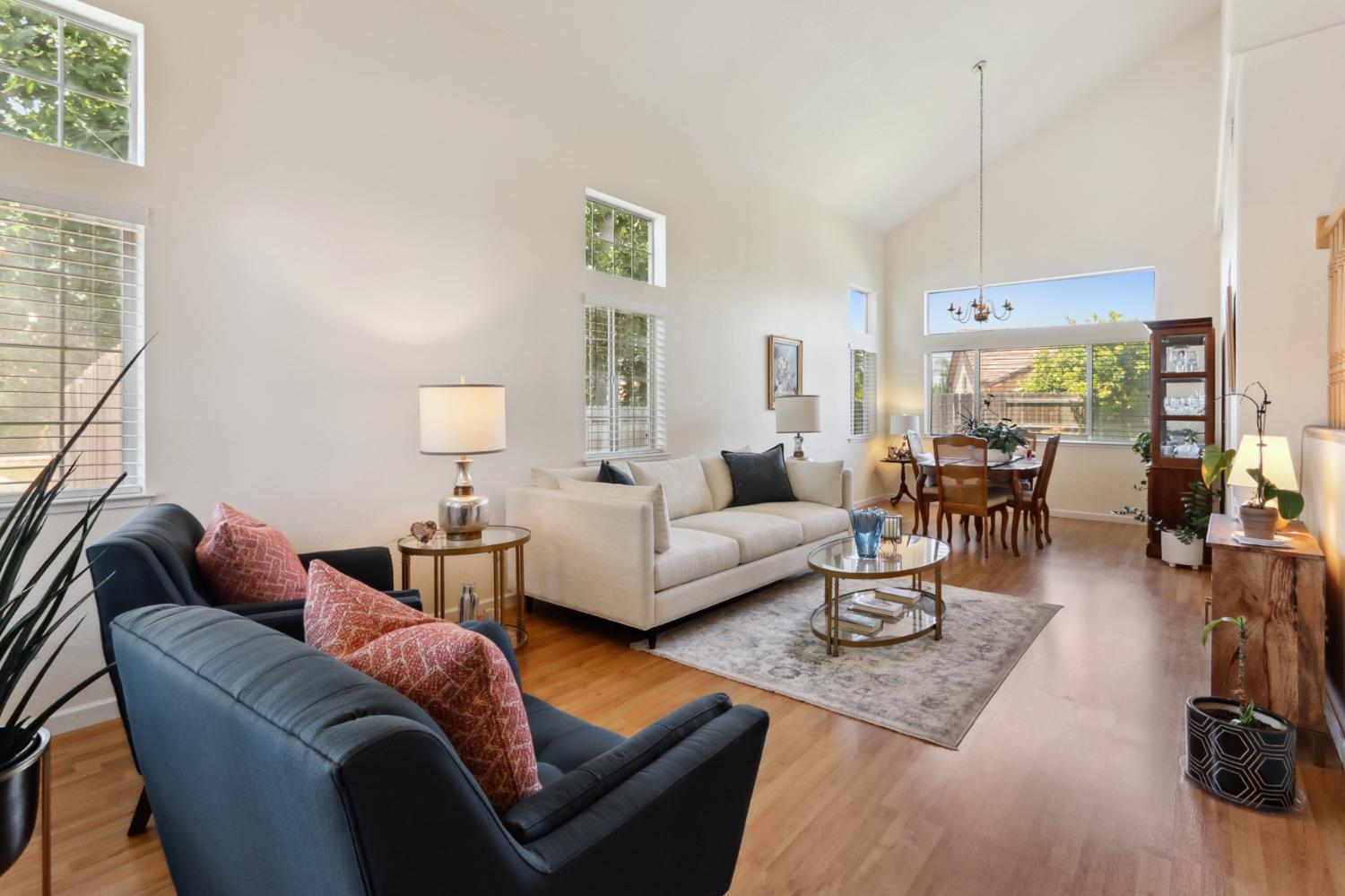 1 Fawnbrook Court