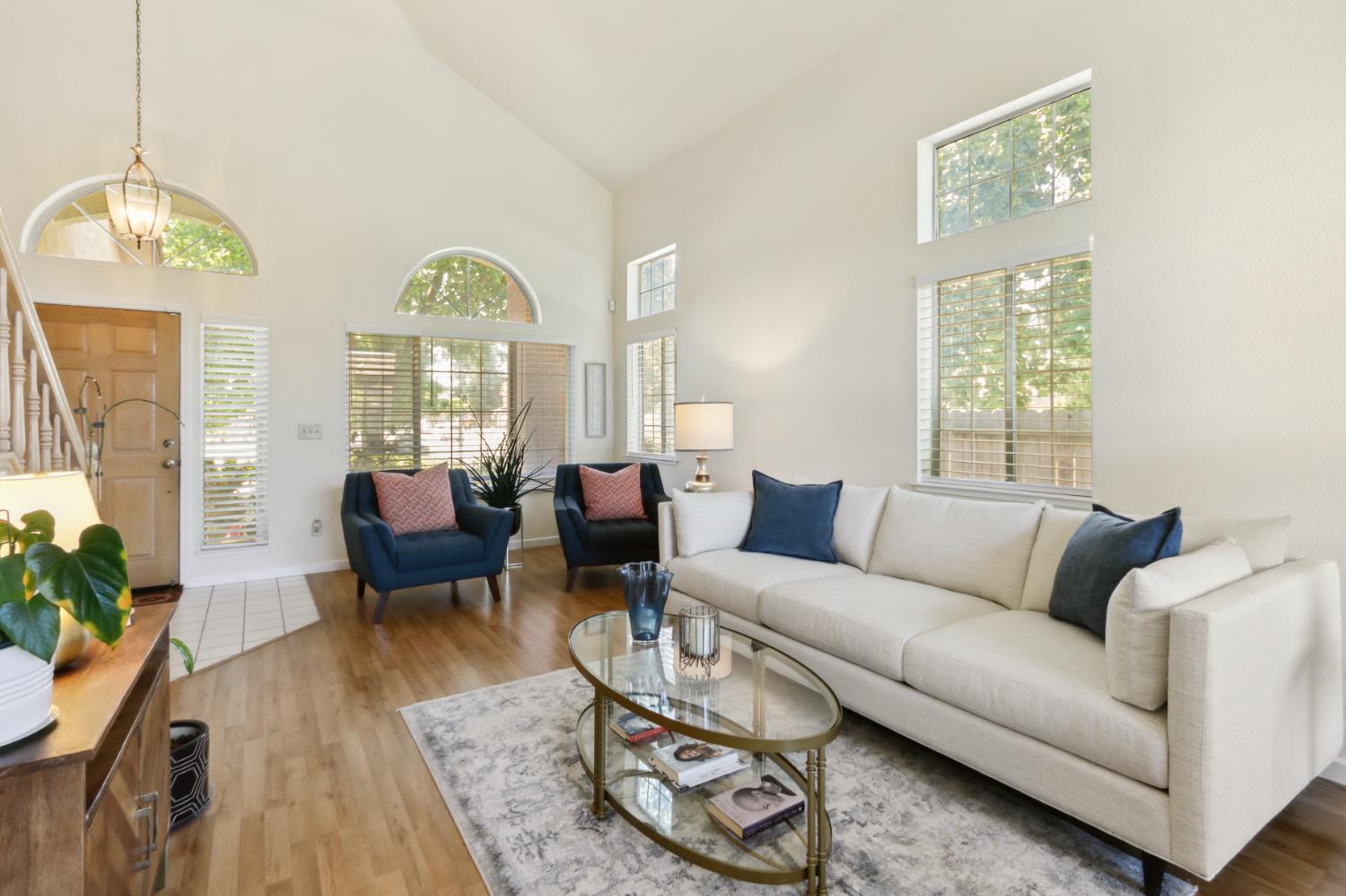 1 Fawnbrook Court