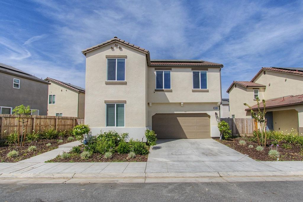 Photo of 1183 Ponderosa Way, Madera, CA 93636 (MLS # 226037898)