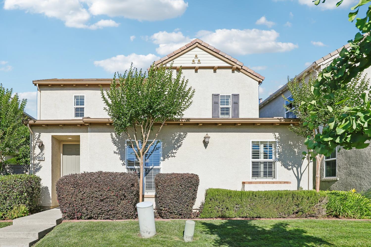 9039 Crescenda Lane