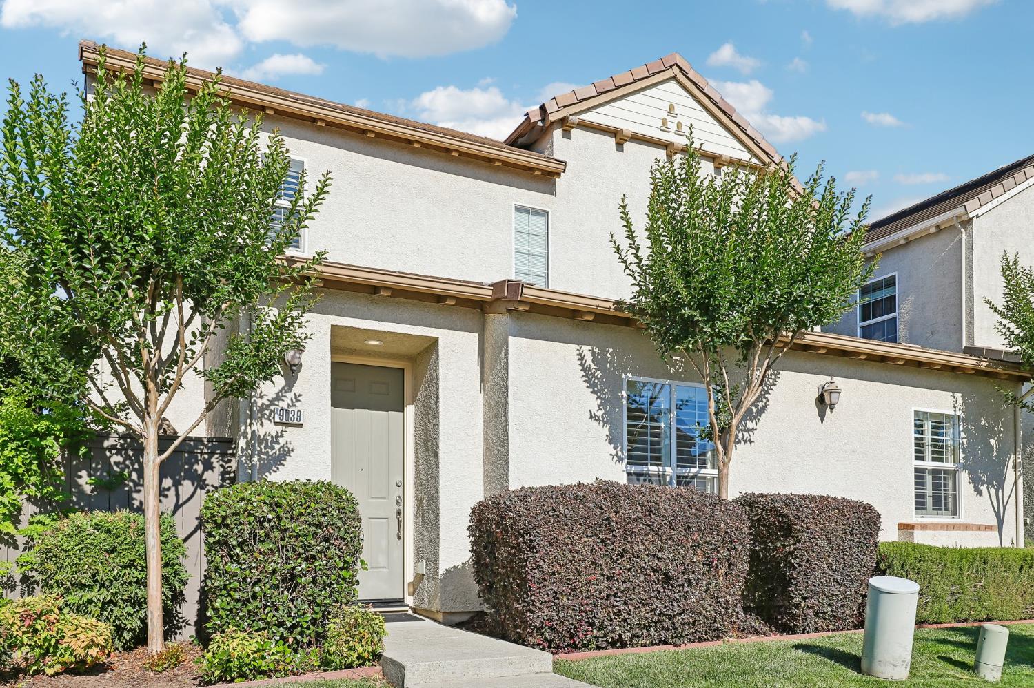 9039 Crescenda Lane