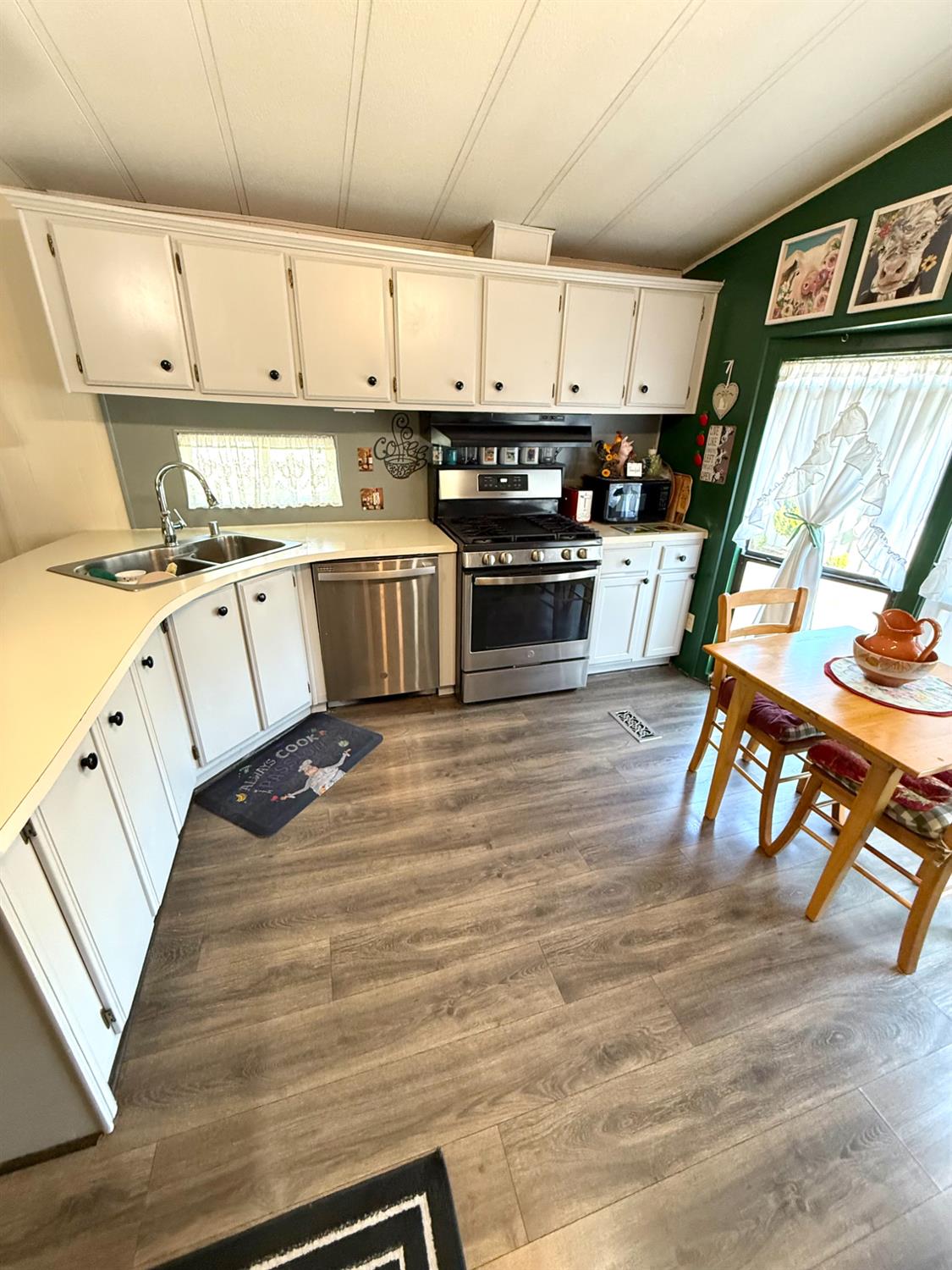 2933 Forebay Road 10