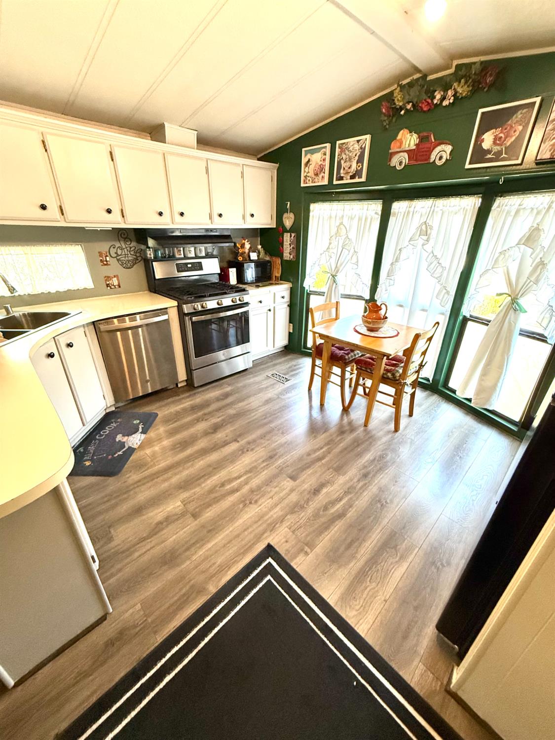 2933 Forebay Road 10