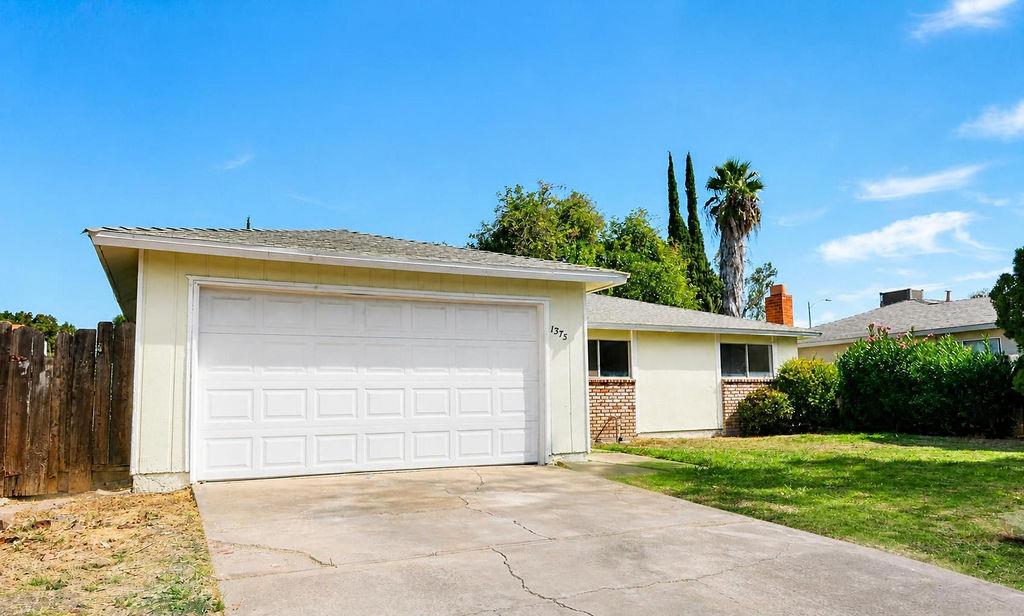 1375 Loughborough Drive - Photo 2