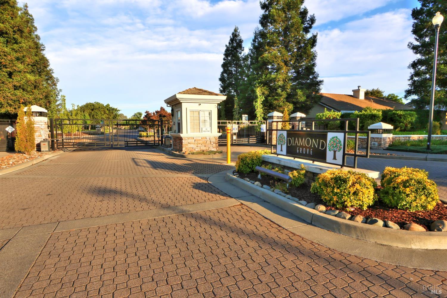 293 Mandarin Circle