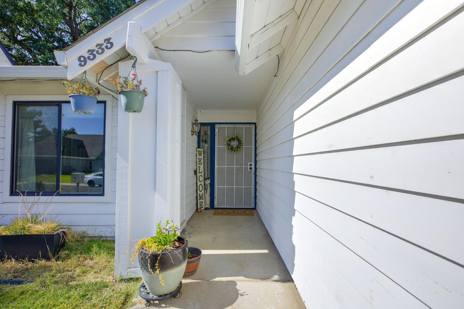 9333 Newington