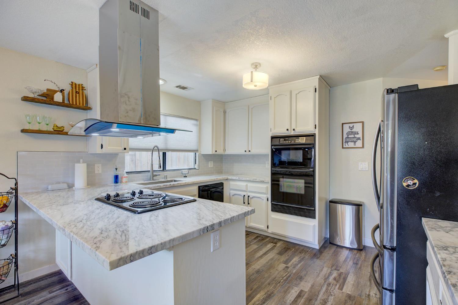 9333 Newington