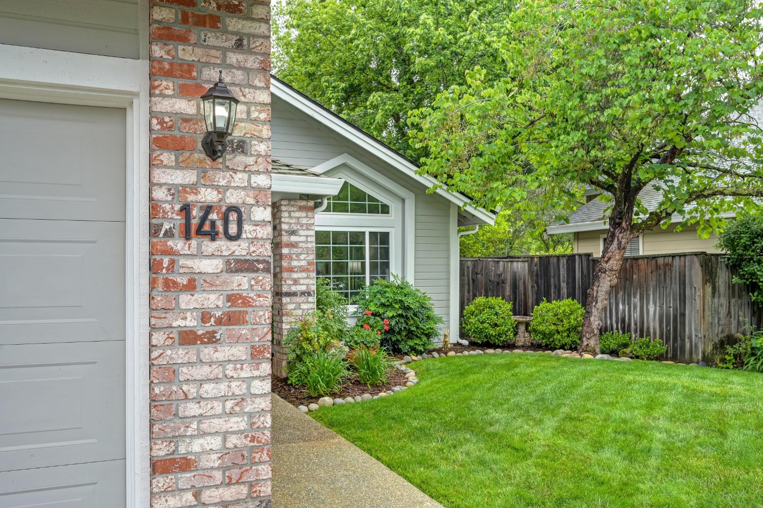 140 Stonington Way