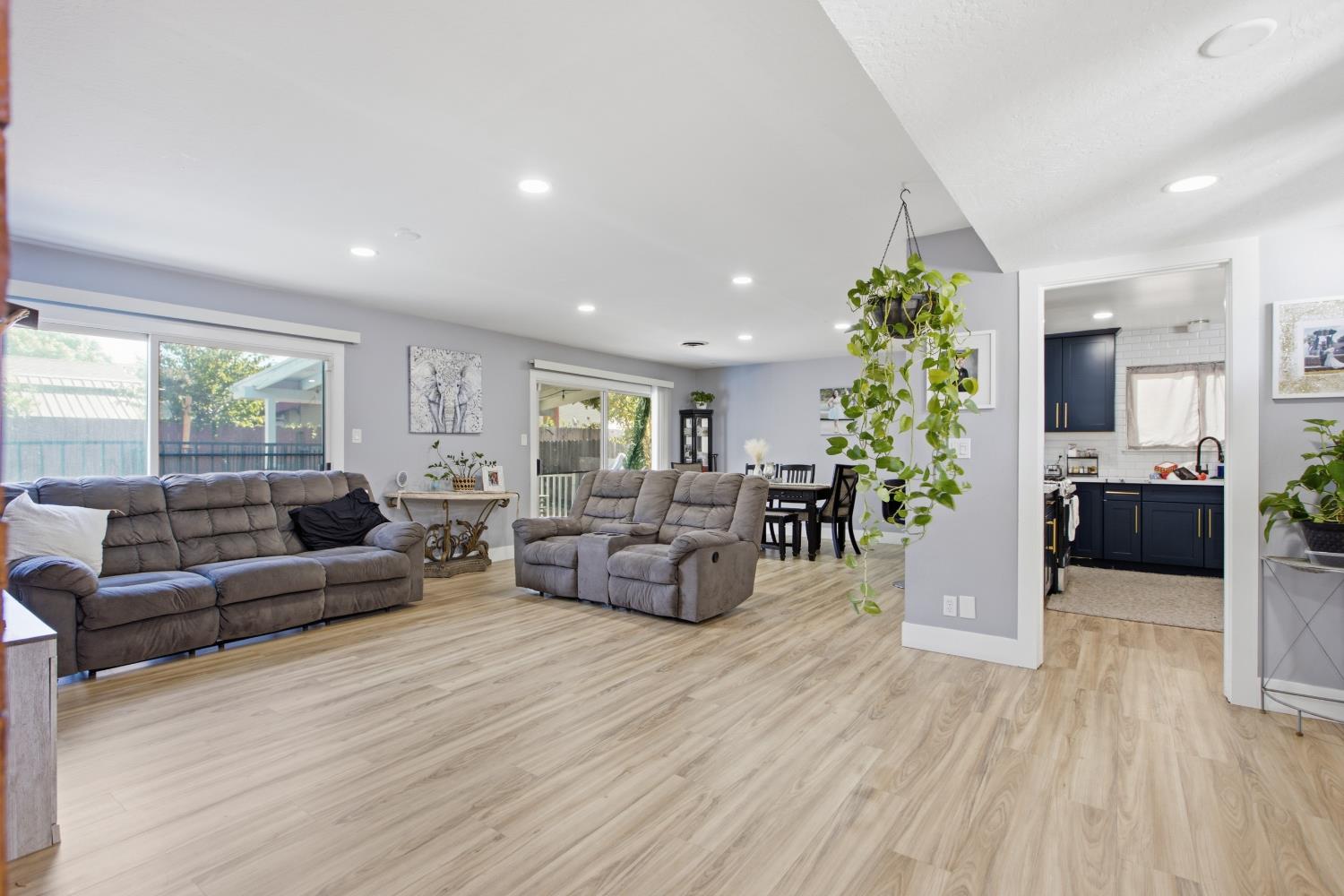 5960 Valley Hi Drive