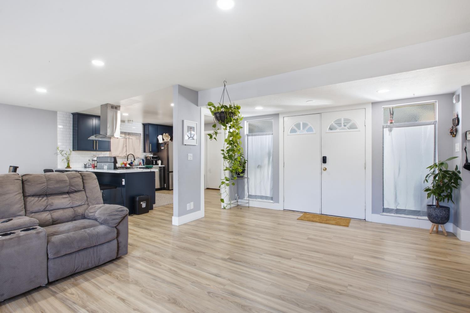 5960 Valley Hi Drive