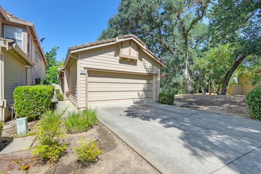 8127 Heritage Meadow Lane