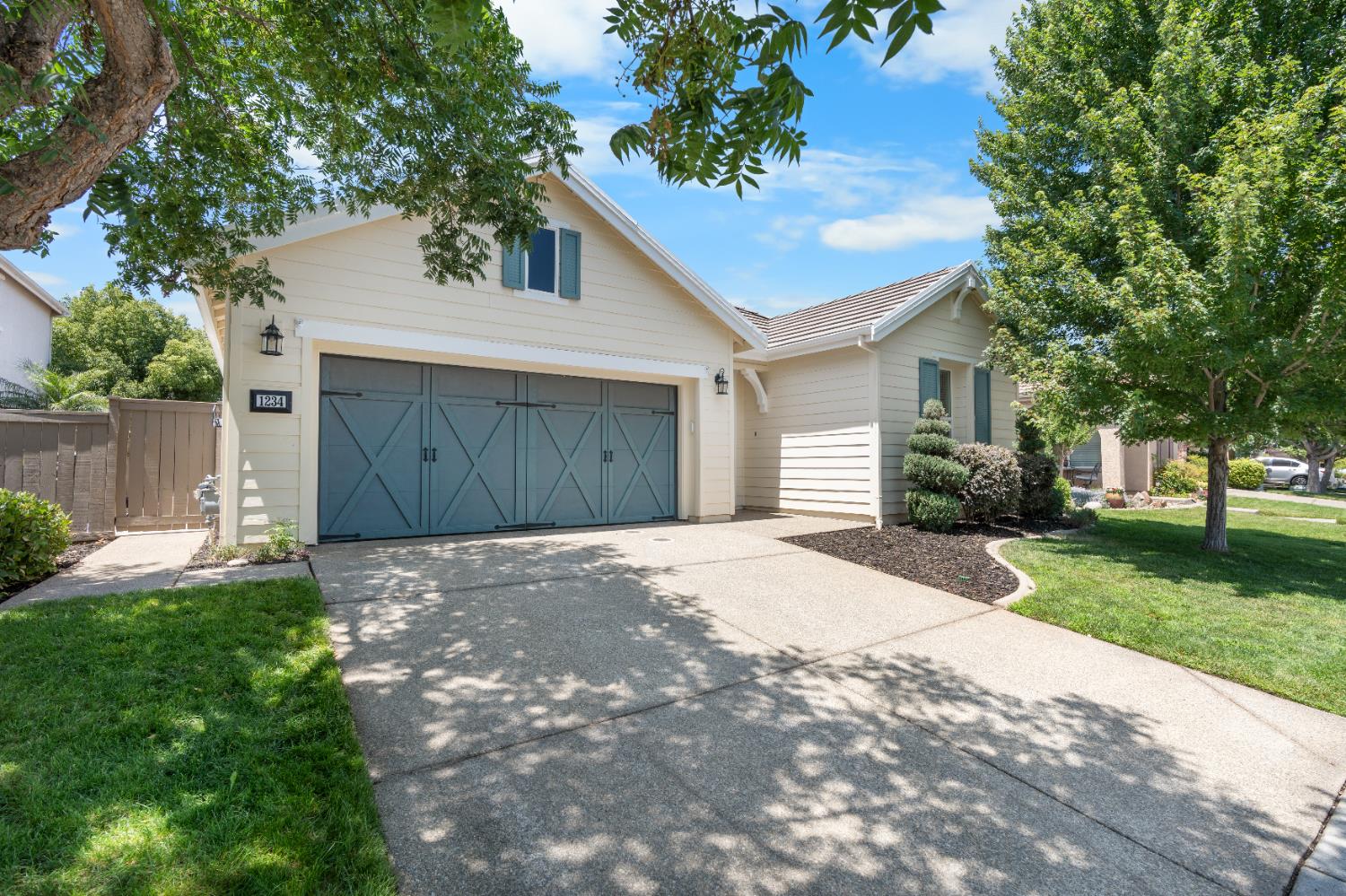 1234 Tiverton Lane