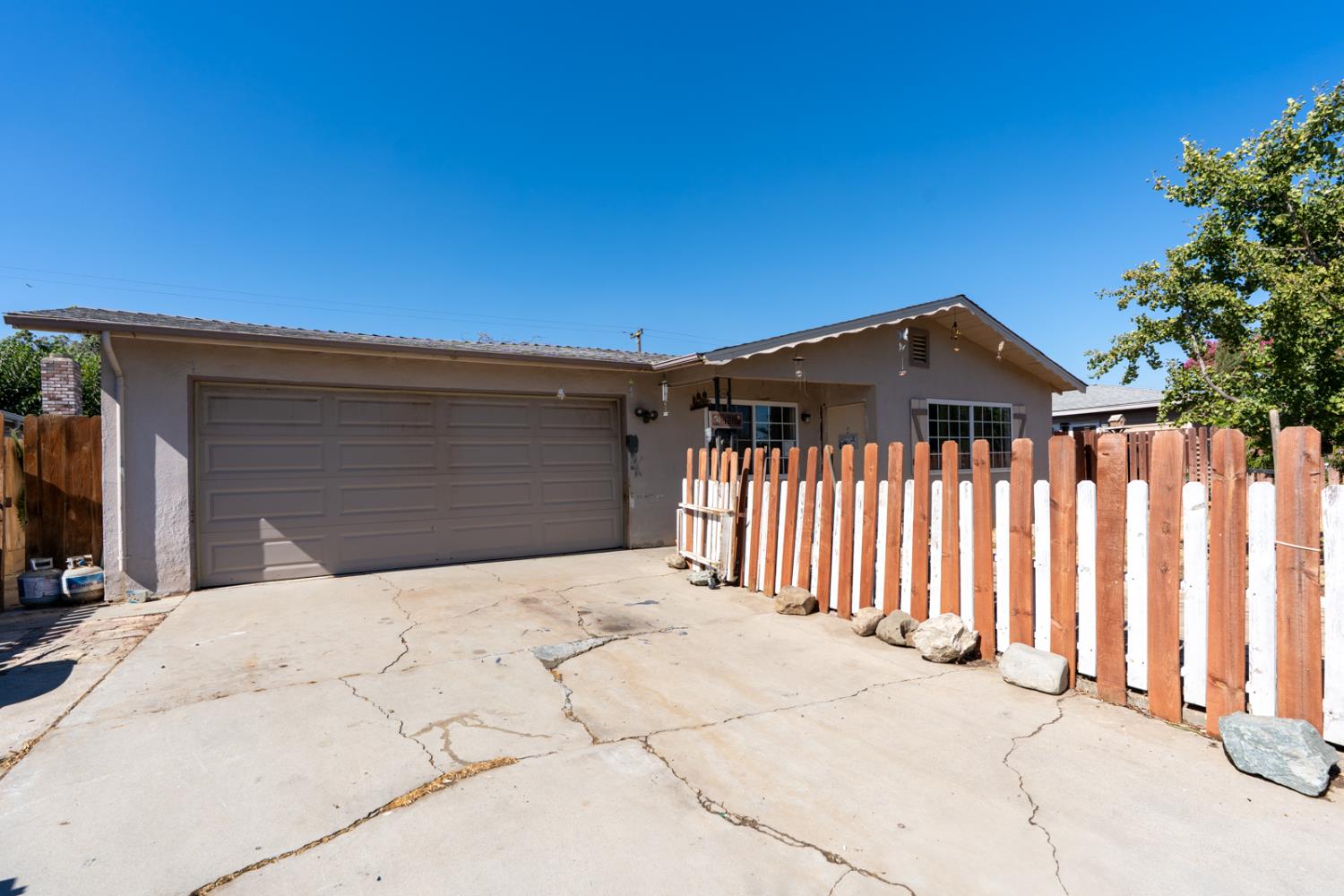 Los Banos, California 93635, United States, 3 Bedrooms Bedrooms, ,2 BathroomsBathrooms,Residential,Active,184373 Los Banos, California 93635, United States, 3 Bedrooms Bedrooms, ,2 BathroomsBathrooms,Residential,Active,184373