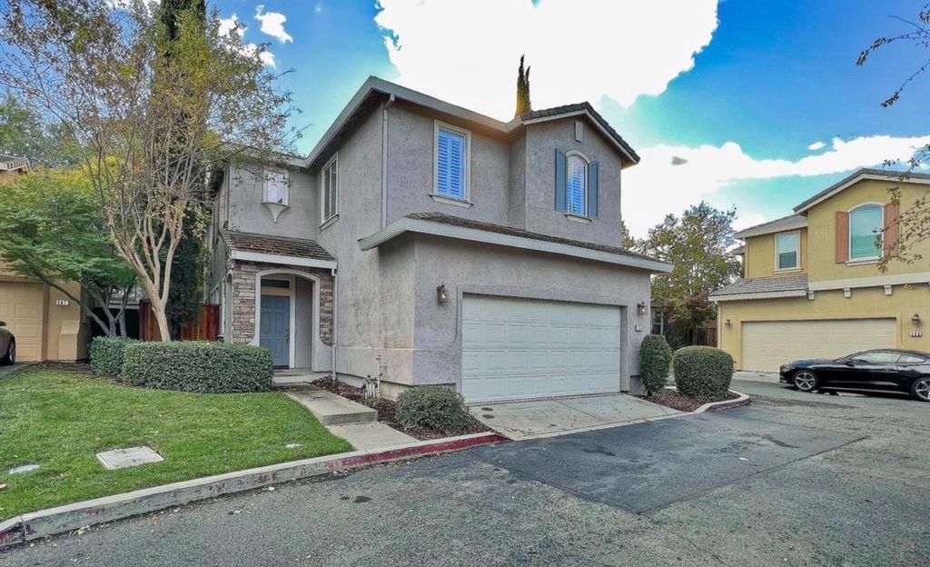 Photo of 247 Dragonfly Circle, Sacramento, CA 95834 (MLS # 226031994)