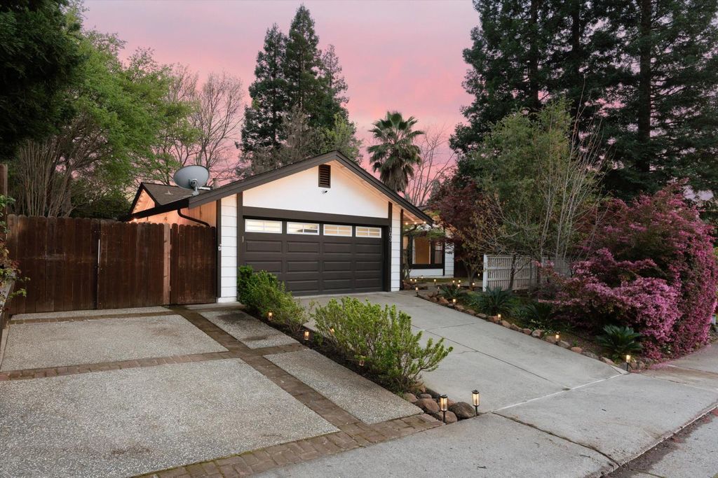 Photo of 103 Econome Court, Folsom, CA 95630 (MLS # 226030991)