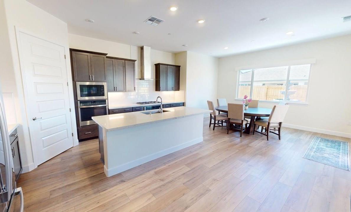5111 Peace Lily Lane