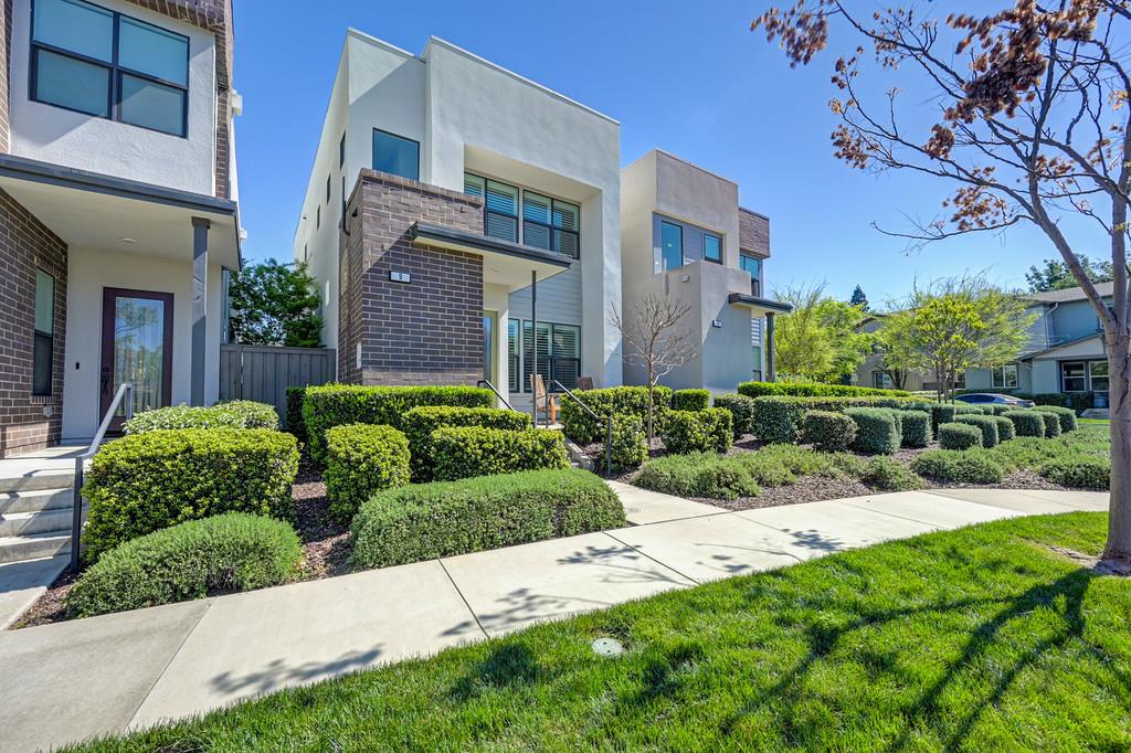 9 Fischbacher Street