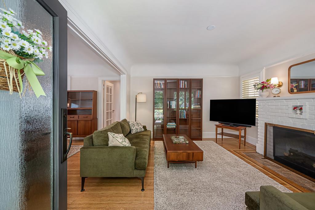 1544 36th Street