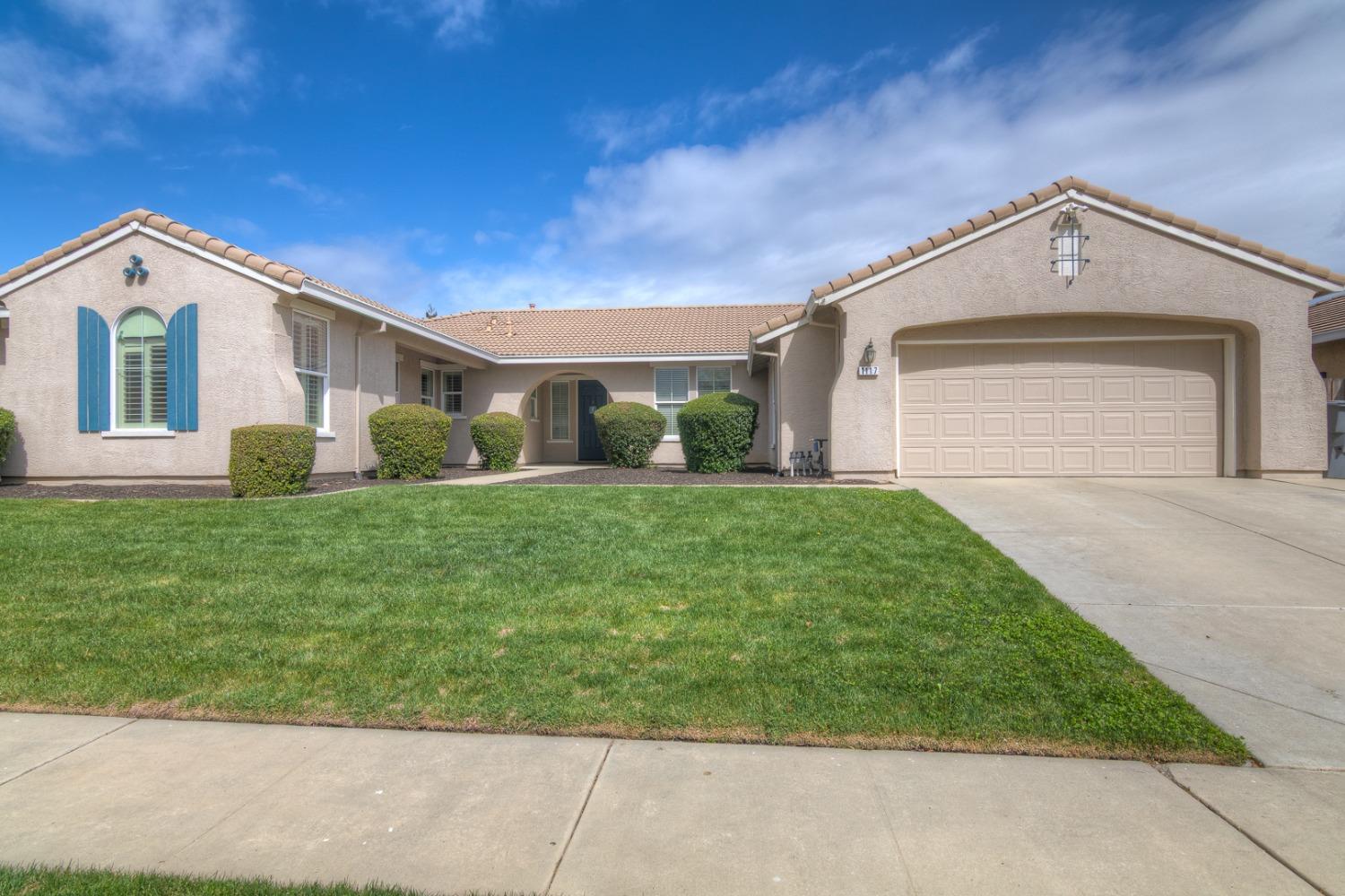 1117 Broken Spur Way