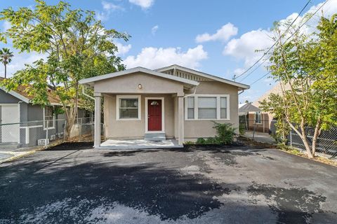 2219 Young Avenue, Stockton, CA 95205 - MLS#: 225059113