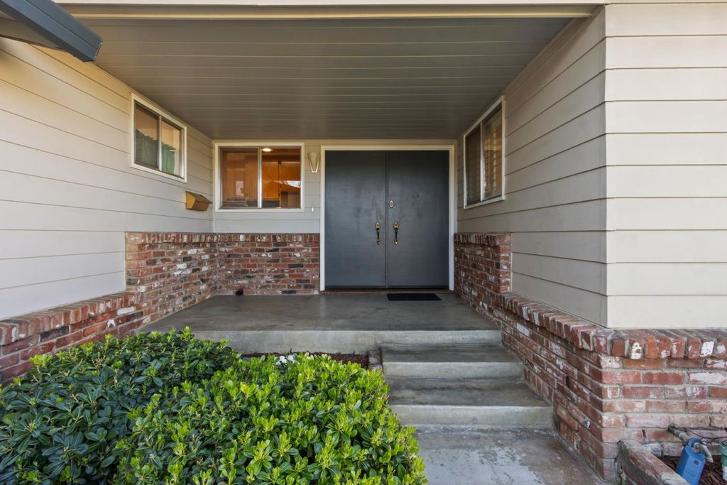 Photo of 1220 Monte Vista Way, Sacramento, CA 95831 (MLS # 226034191)