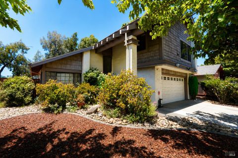 101 Stonewood Court, Vallejo, CA 94591 - #: 326055730