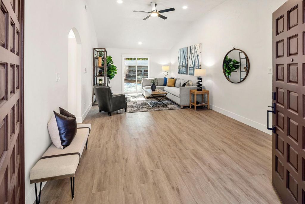 Photo of 4664 Ladera Way, Carmichael, CA 95608 (MLS # 226029603)