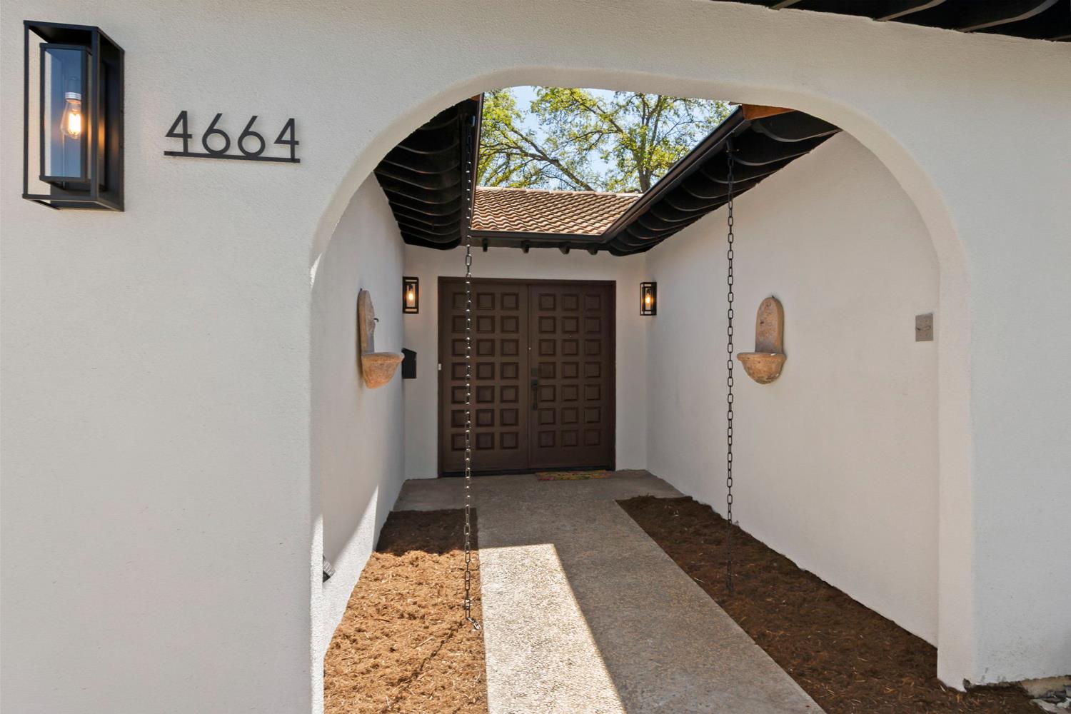 4664 Ladera Way