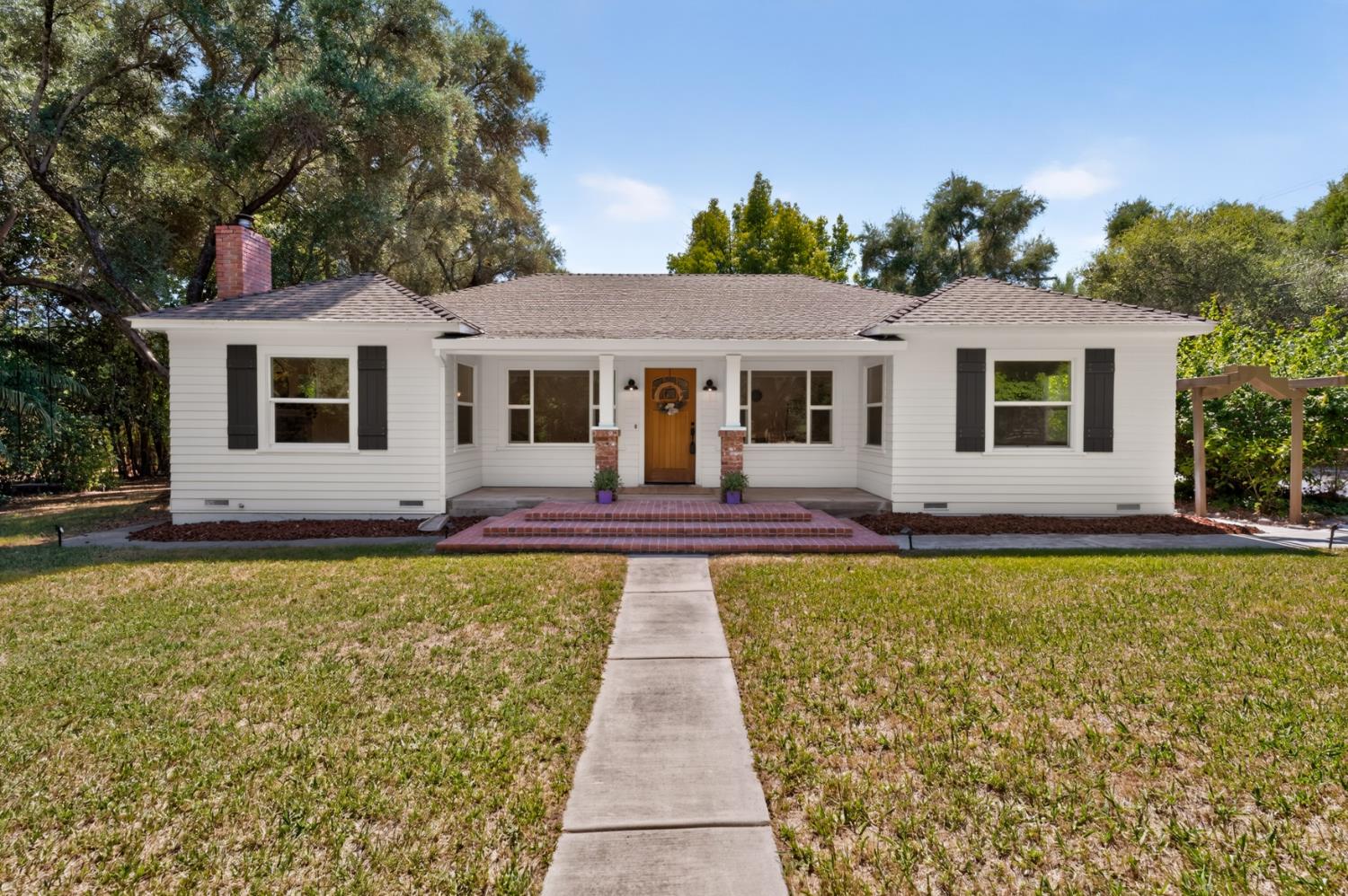 4335 Walnut Avenue