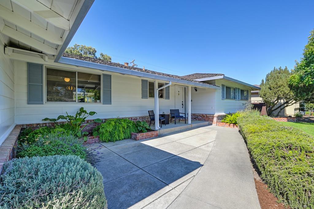 44298 N El Macero Dr