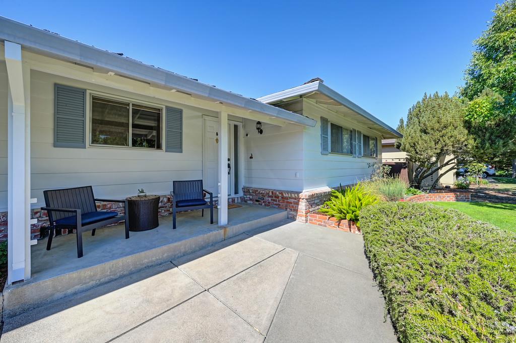 44298 N El Macero Dr