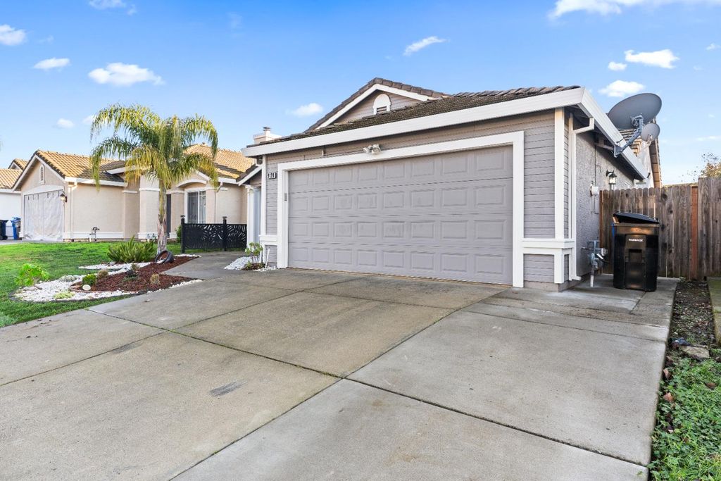 Photo of 9120 Bristol Plaza Way, Elk Grove, CA 95624 (MLS # 226006189)