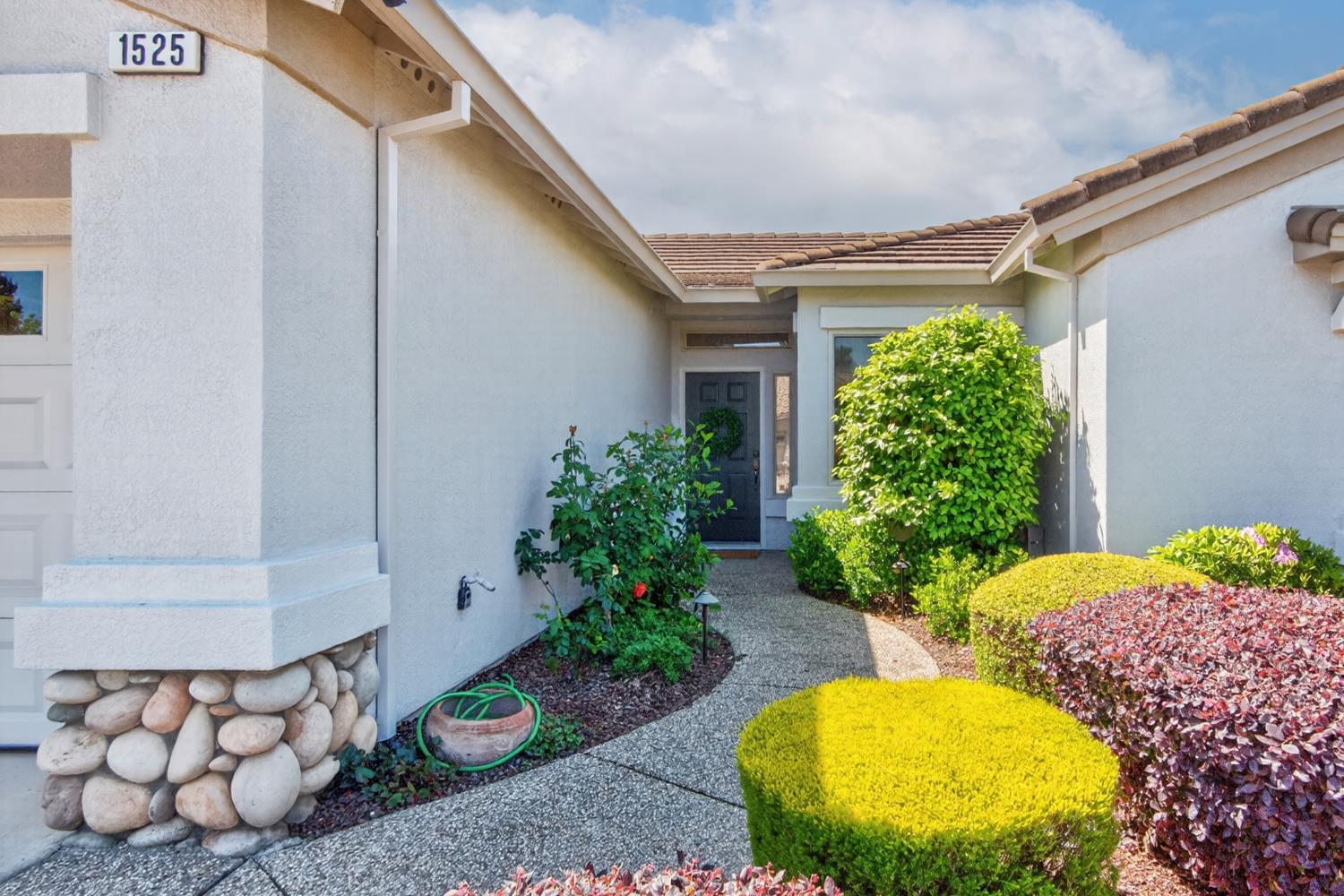 1525 Dapple Dawn Lane