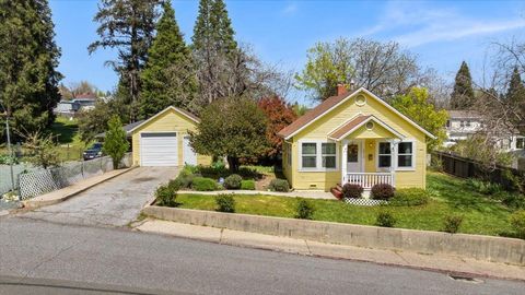 212 Chapel Street, Grass Valley, CA 95945 - MLS#: 225043005