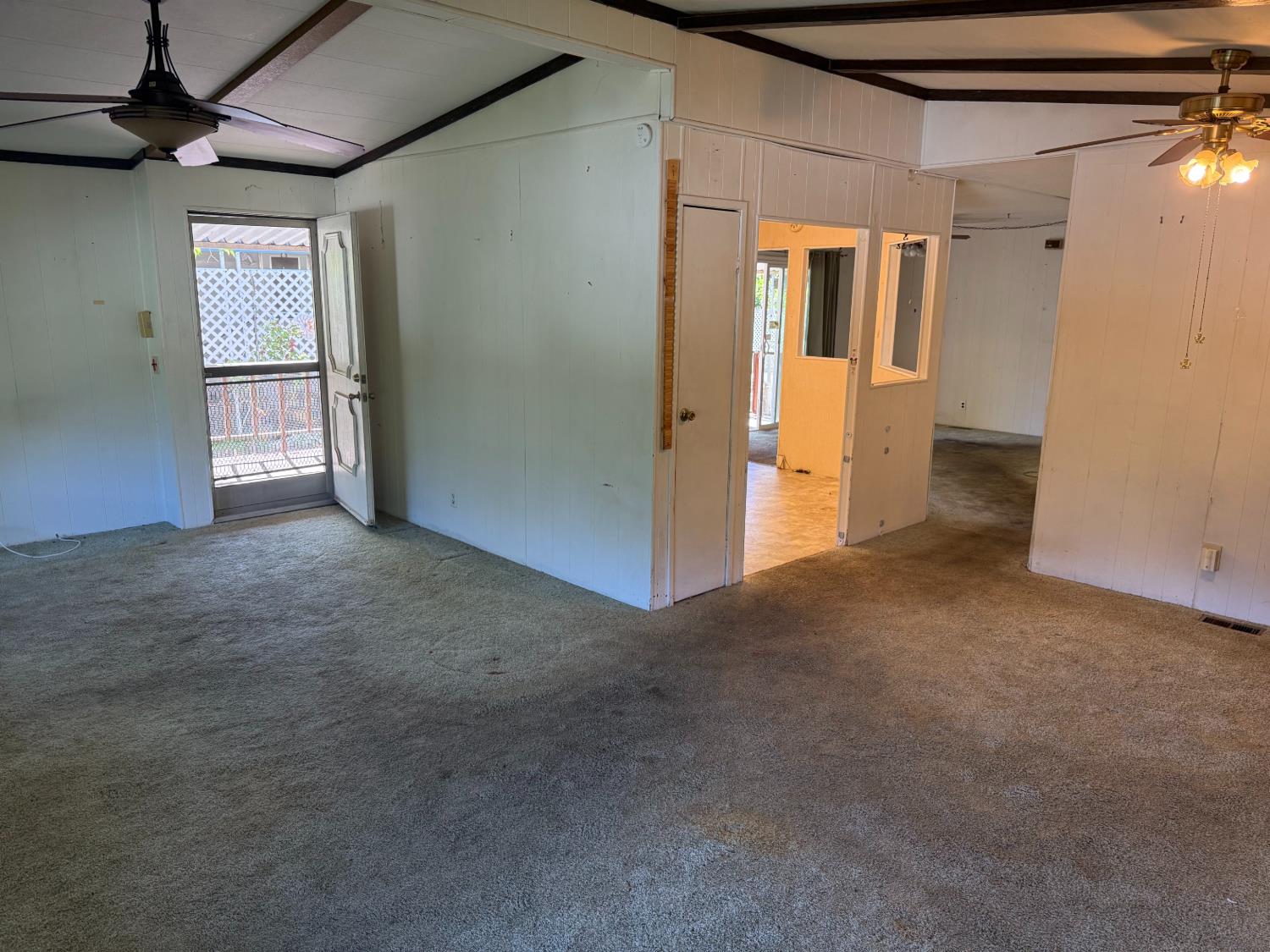 2958 Spring View Ln