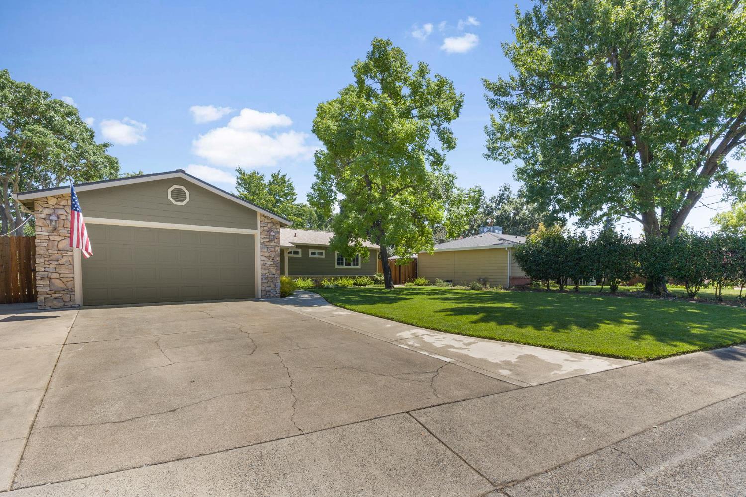 6708 Chastain Street