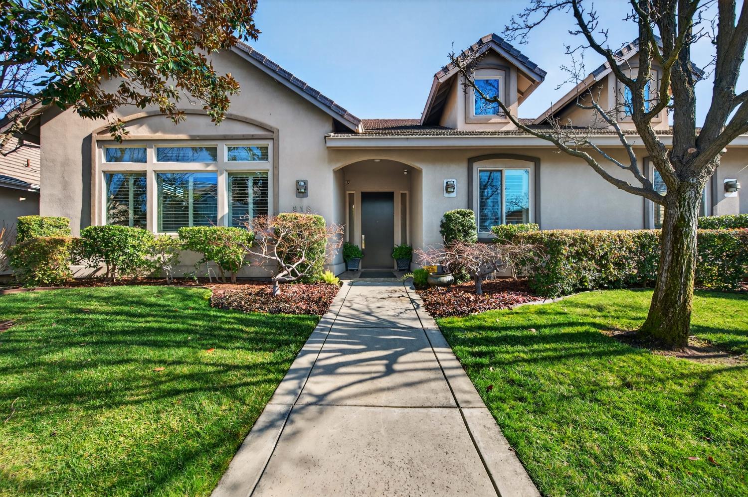 818 Sierra Oaks Vista Lane