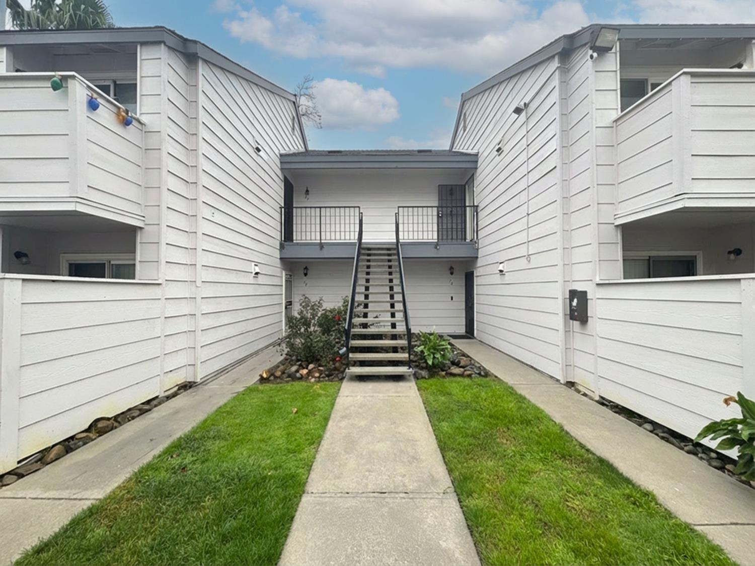 8240 Center Parkway 71