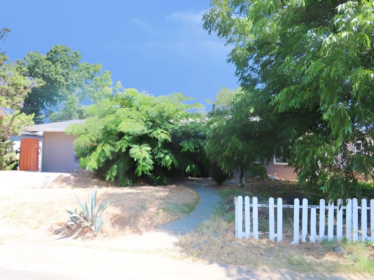 1517 Sebastian Way