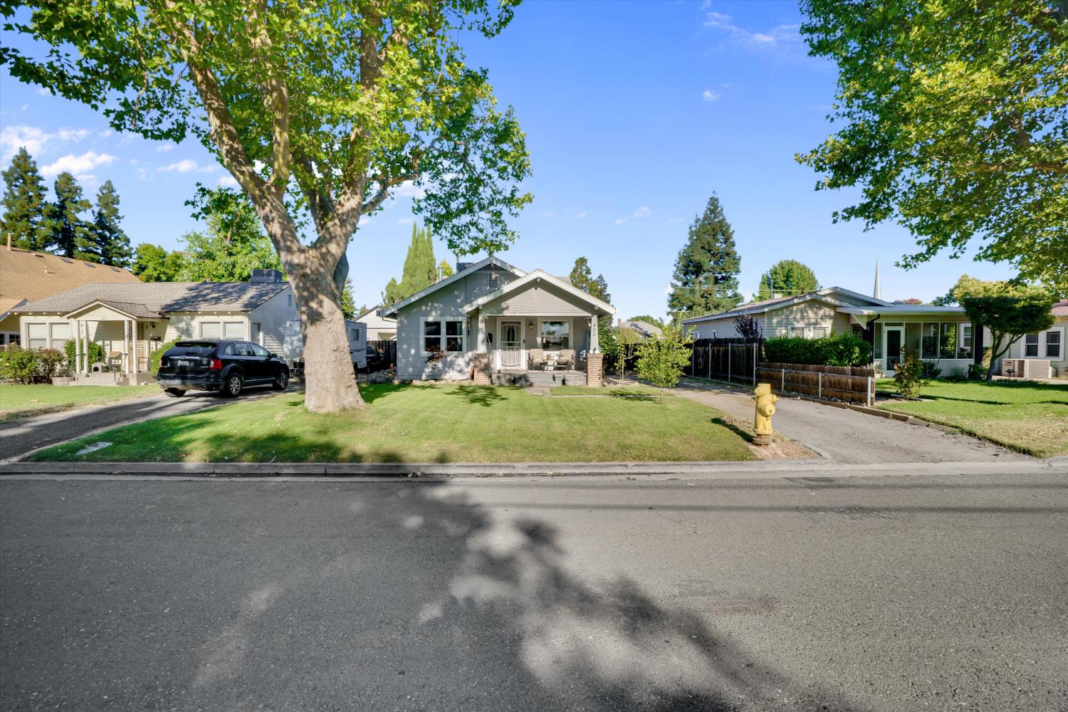 403 S Acacia