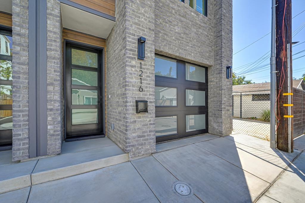 1216 Uptown Alley