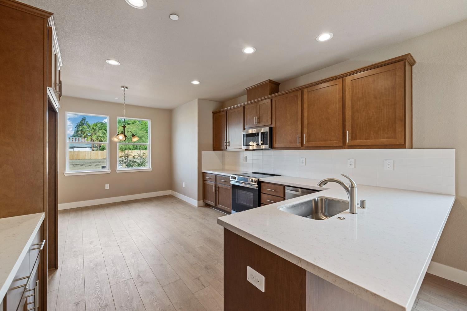1818 Lovejoy Pl