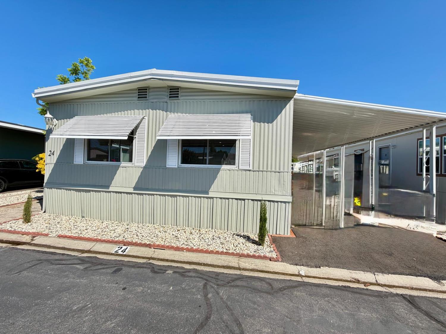 6154 S Walnut Street 24