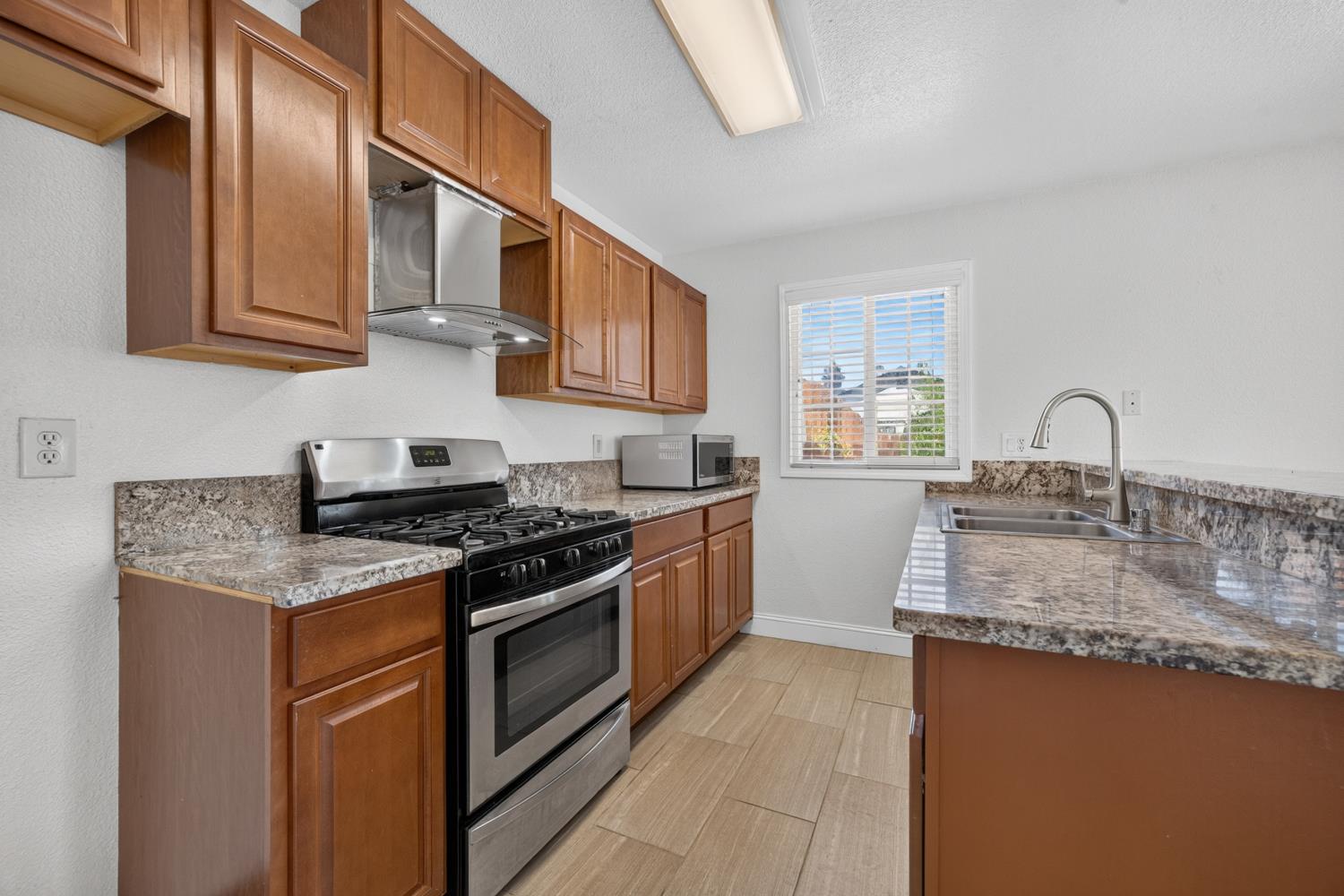 7325 Skander Way
