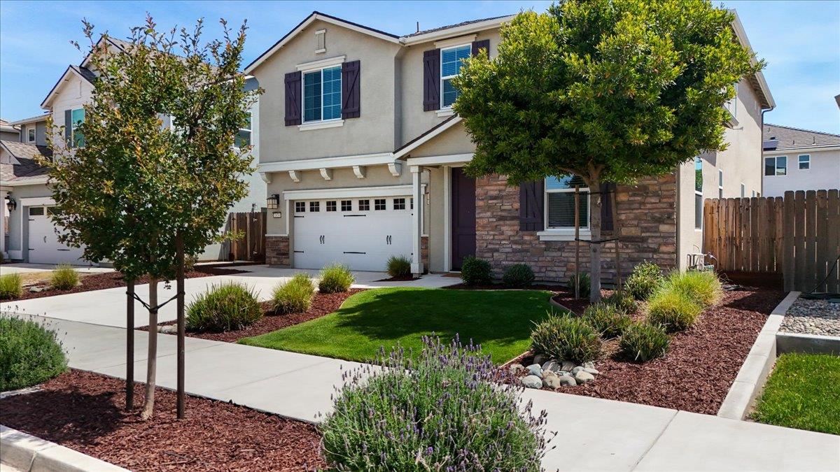 1674 Carrara Lane